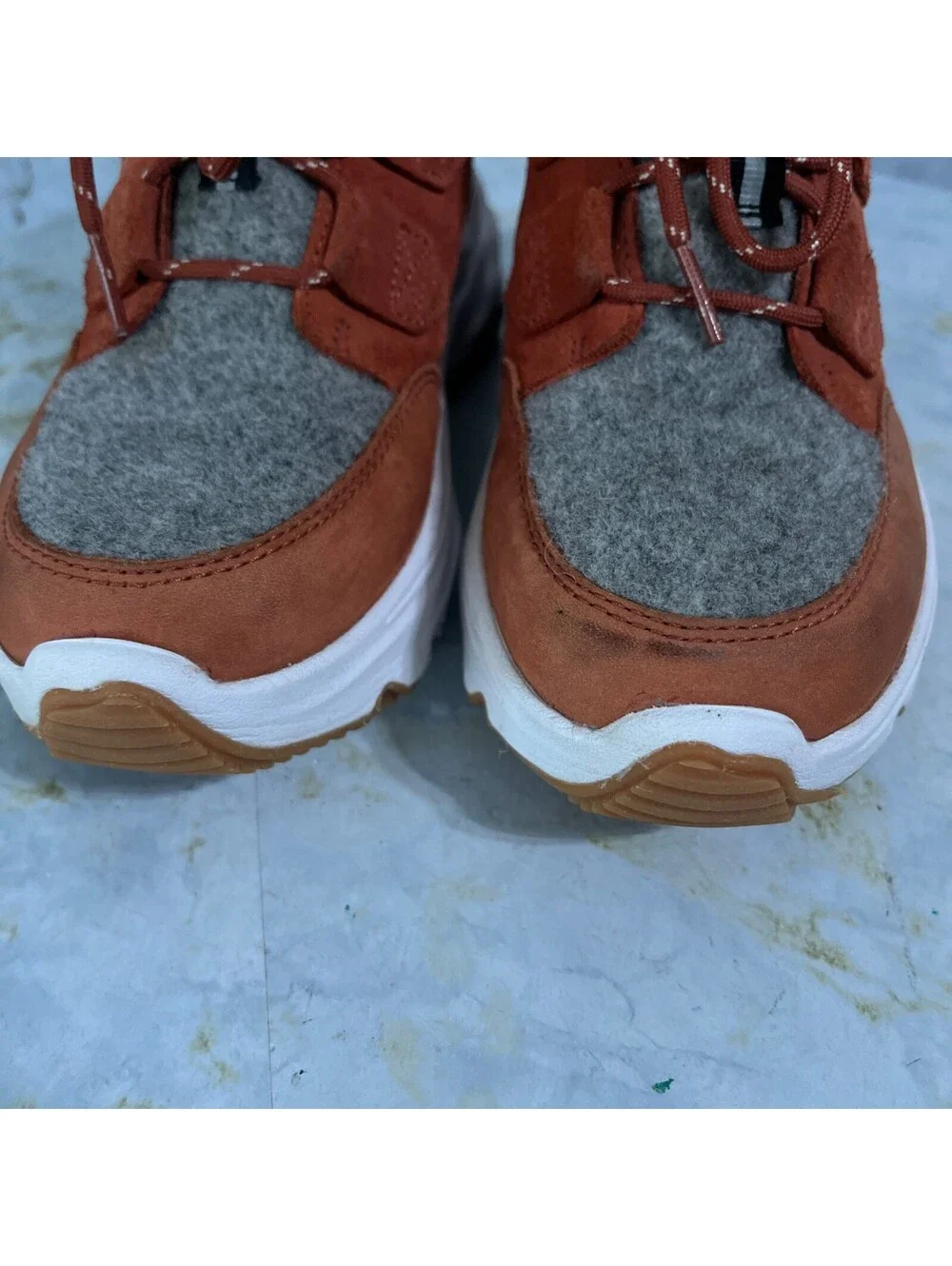 Sorel upper midsole